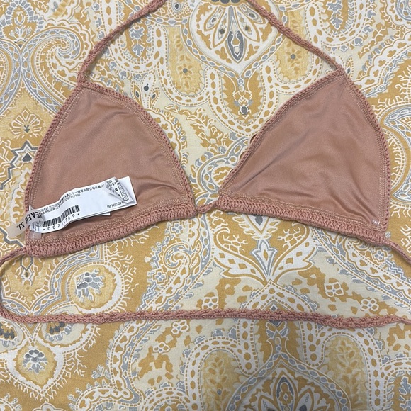 NWOT Forever 21 Crochet Triangle Top - Picture 3 of 3